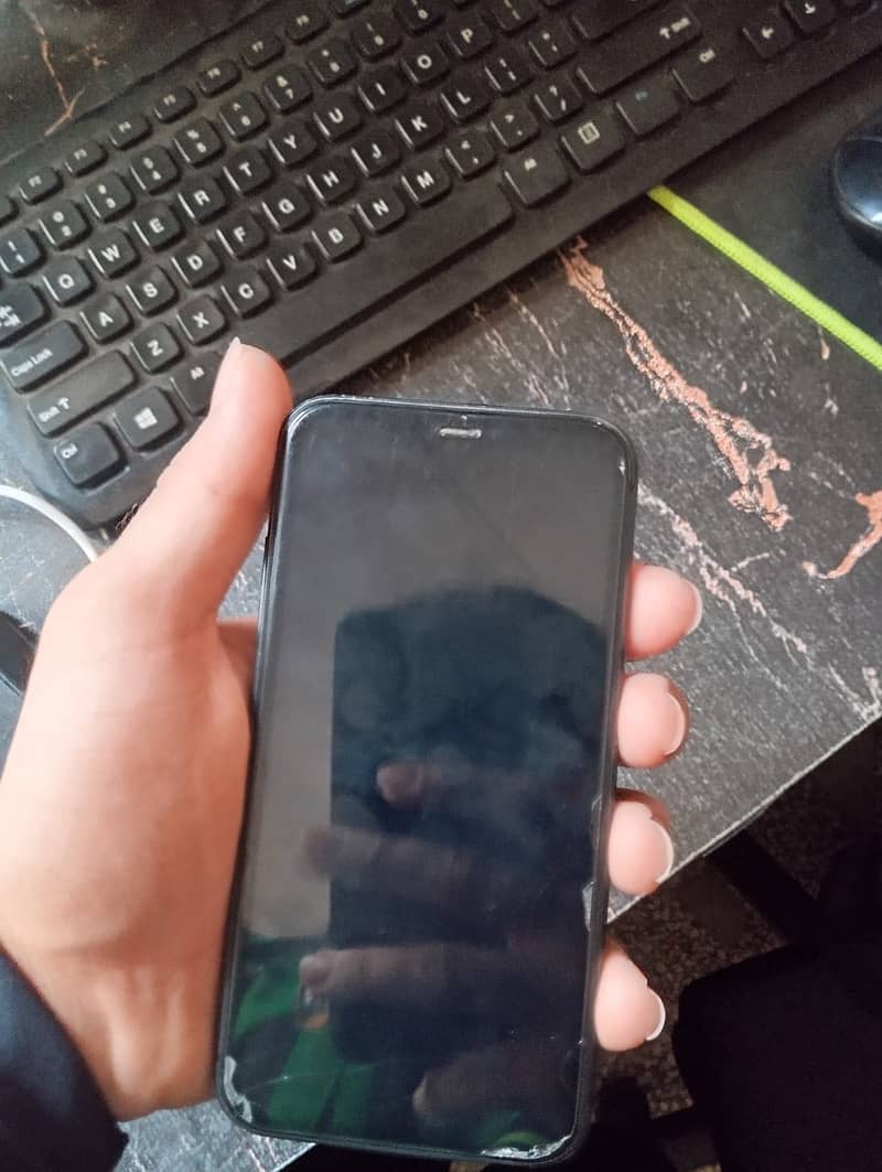 iPhone 11 2