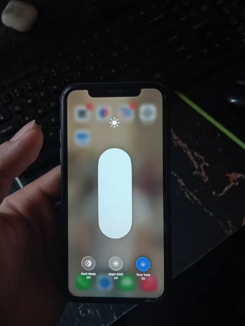 iPhone 11 5