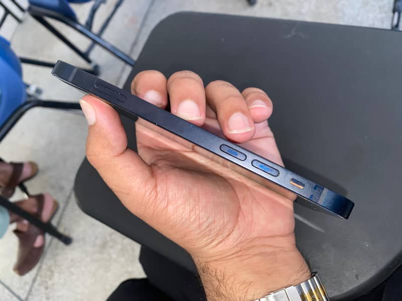 iPhone 12 9