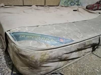 spring matres queen size good condition