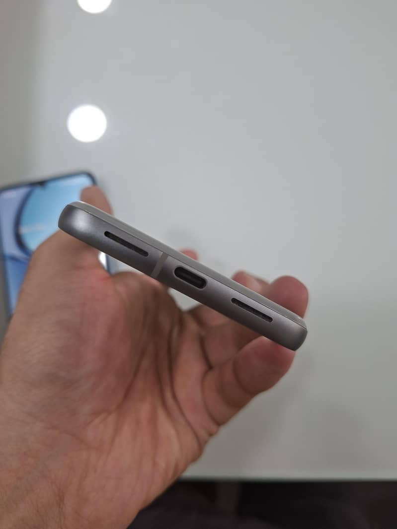 Google Pixel 8 2