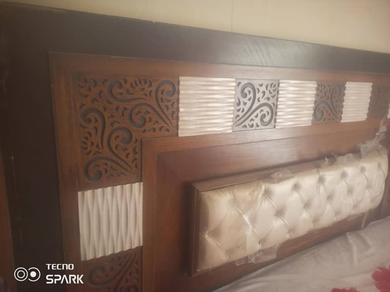 Bed & Side Table 2