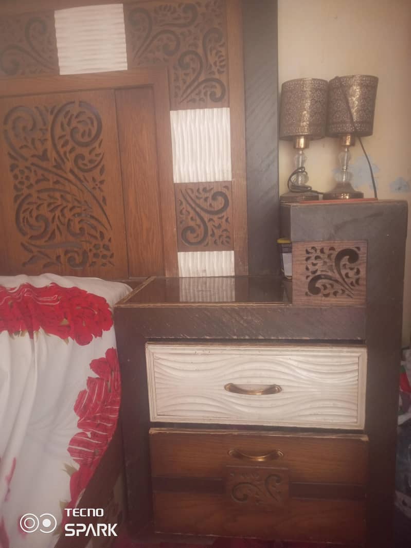 Bed & Side Table 4