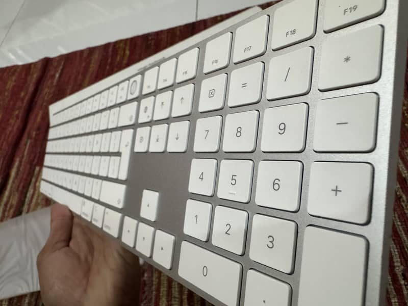 Magic Keyboard 10