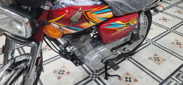 HONDA CG125 BRAND NEW CONDITION READ ADD