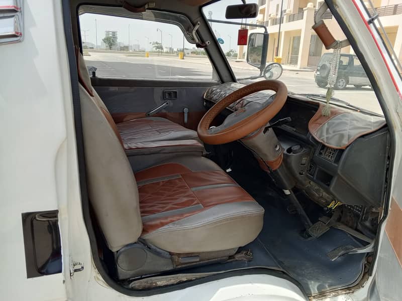 Mazda Mini Bus 5