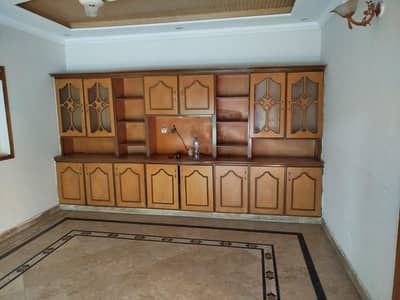 1 kanal upper portion available for rent in PIA society