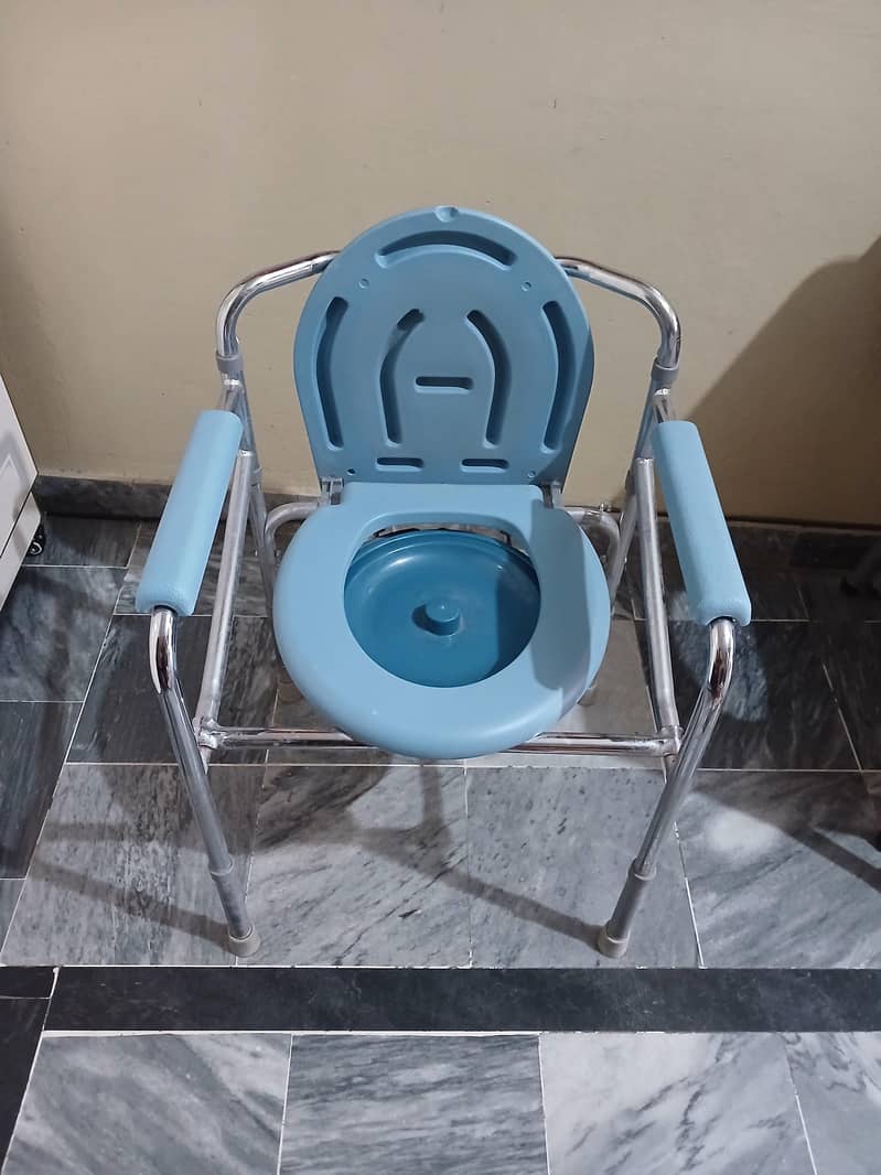 comode chair 1