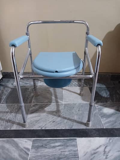 comode chair