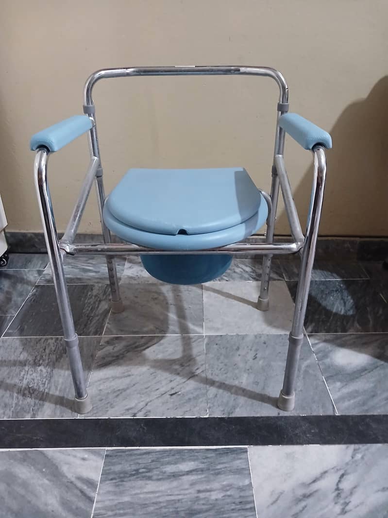 comode chair 2