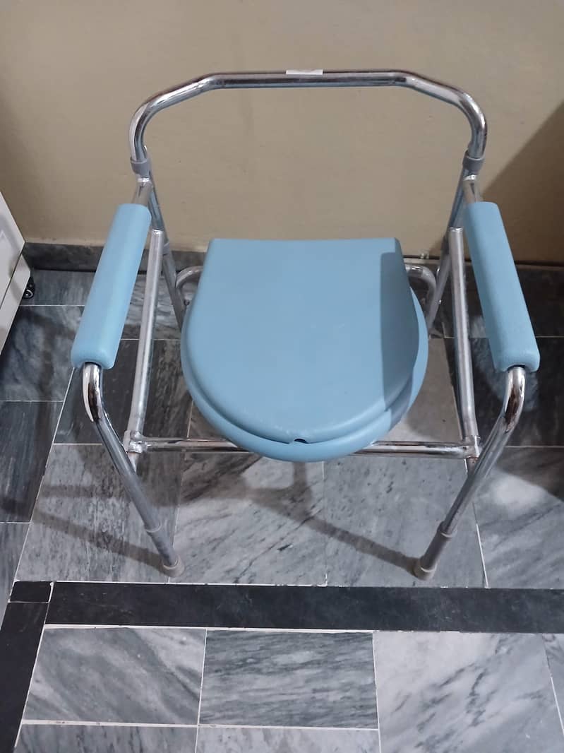 comode chair 4