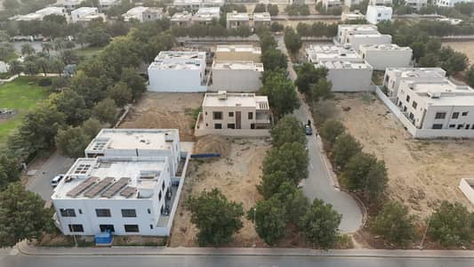 SEMICORNER 320sq yd plot in Precinct-1 Overseas Block Ideal for Residence or Investment, Call Now!