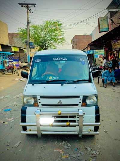 mitsubishi minicab. . . 03057466566