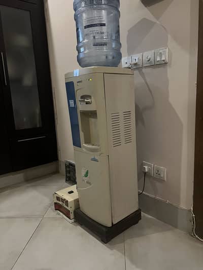 Homage Water Dispenser Used