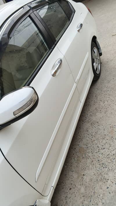 Honda city 1.3 manual super white color