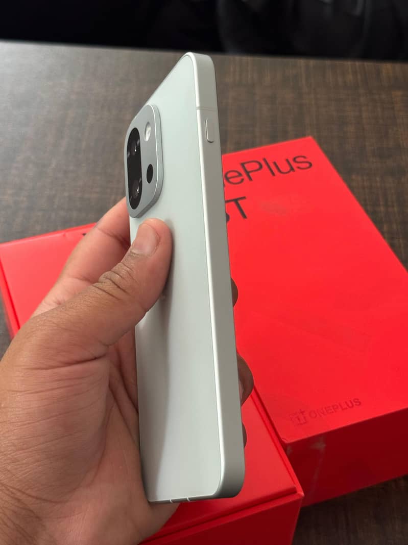 OnePlus 13T 5