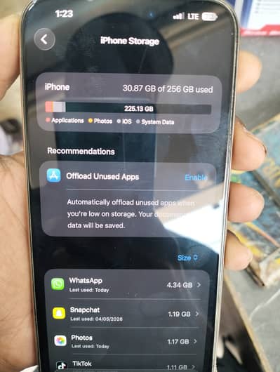 Apple iPhone 16 Pro Max