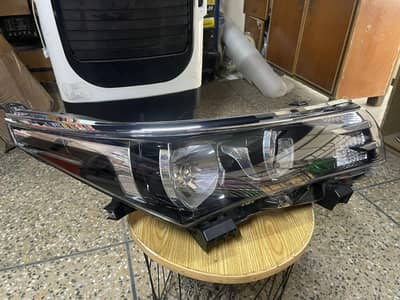 TOYOTA COROLLA 2015 HEAD LIGHT GENUINE RIGHT SIDE