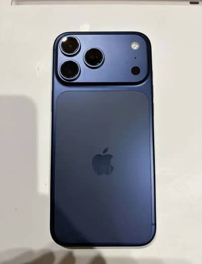 iPhone 17 pro max ( complete box )
