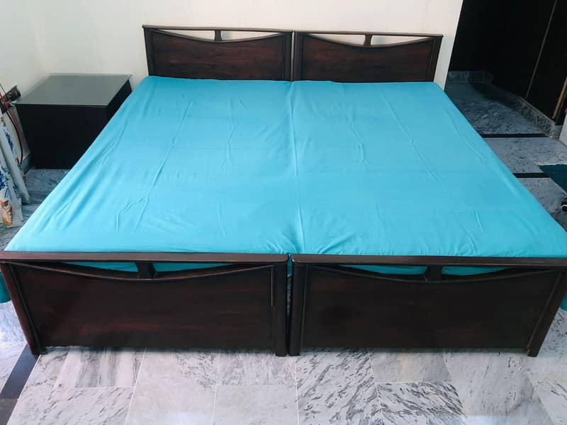 Two Single Bed 0