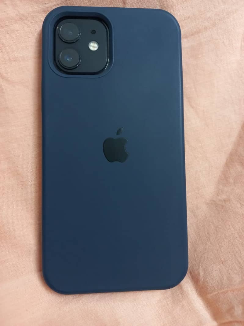 Apple iPhone 12 4