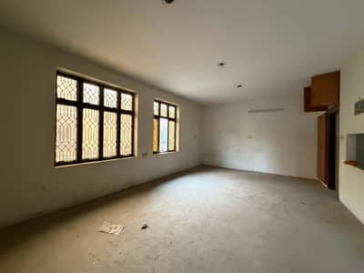 6 Marla 2.5 Storey Corner House For Rent ( Best Options For Commercial Use)