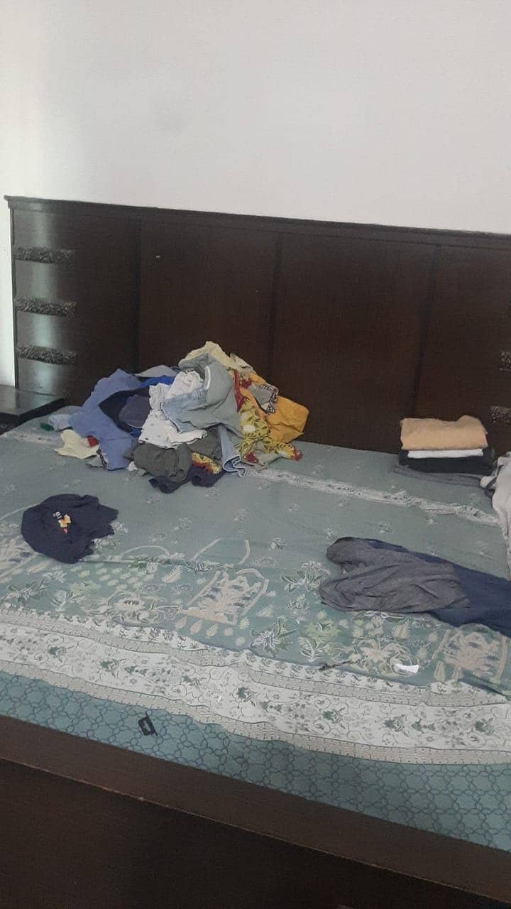 bed side table 0