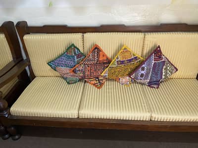 5 seater sofa set made of sheesham wood