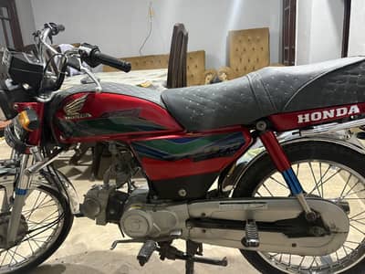 Honda cd 2018 model Saaf suthra one hand use bike hai