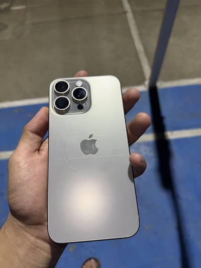 Iphone 15 pro max 512 gb Mint condition with box