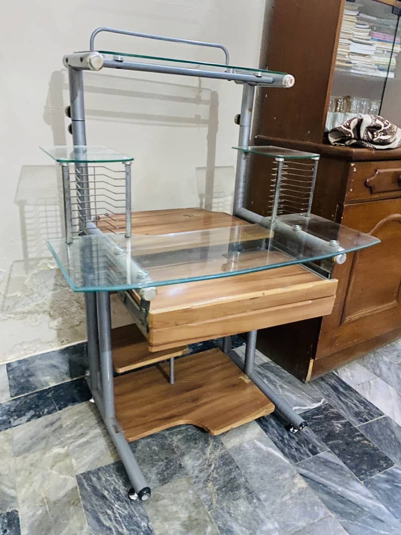 Computer table for sale 2