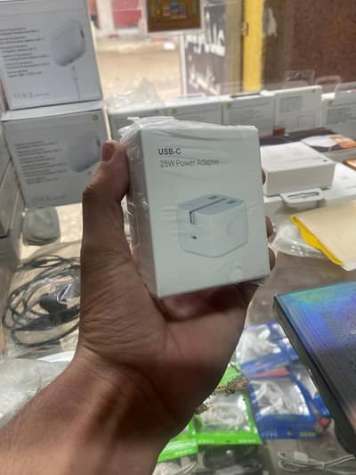 iphone 25W 3 pin - Limited peace available