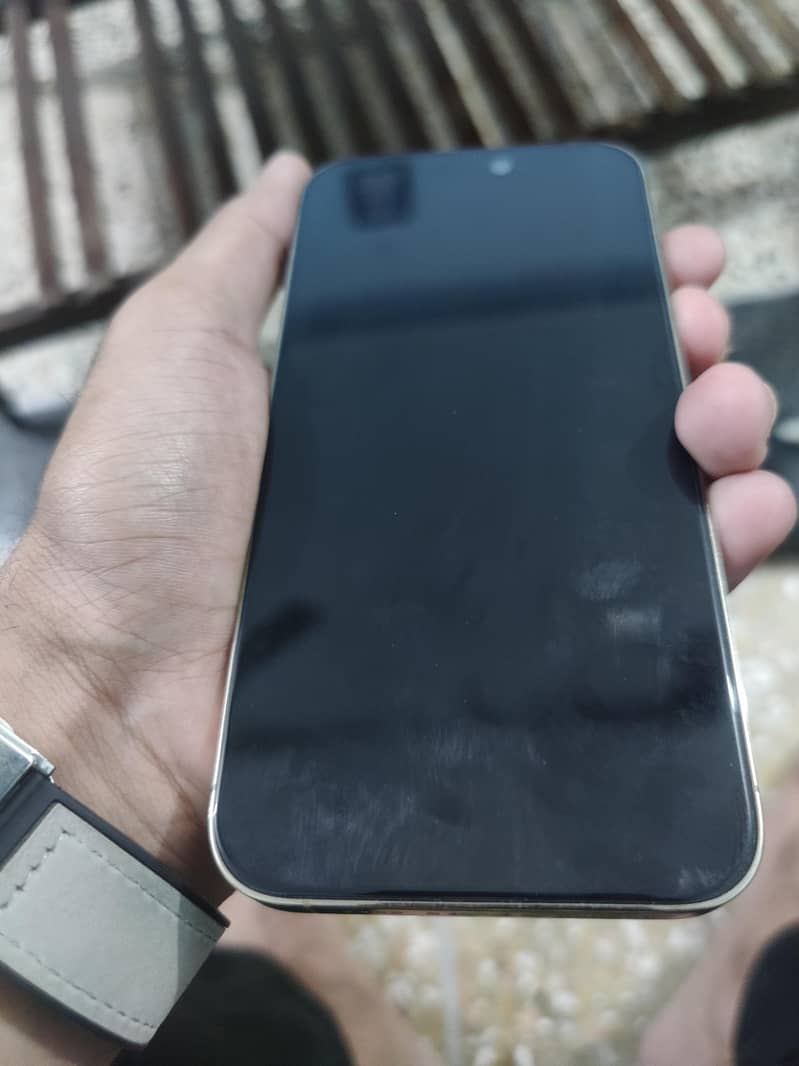 iphone 14 pro max 3