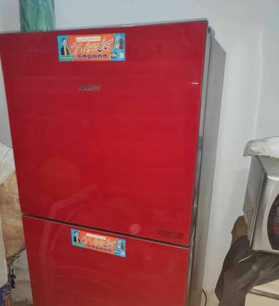 Haier refrigerator medium size HRF-246
