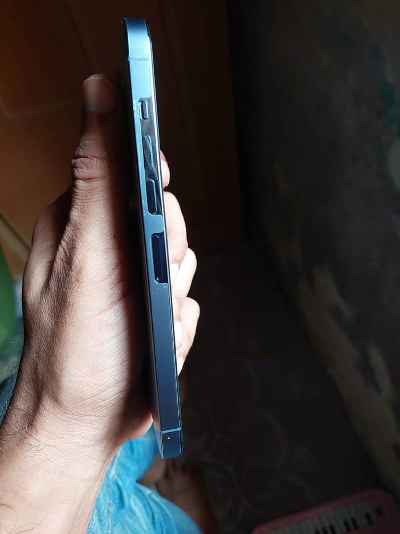 Apple iPhone 13 Pro Max 4