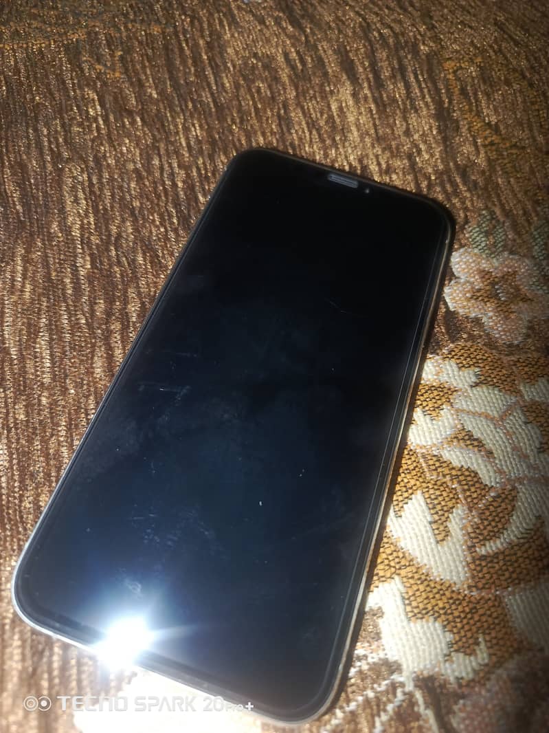 Apple iPhone XS 1