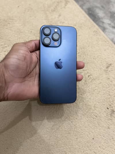 Iphone 15 pro max jv 10/10 with box
