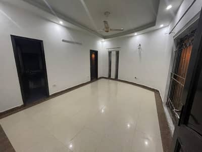 10 Marla 3 Bed Apartment Available For Rent