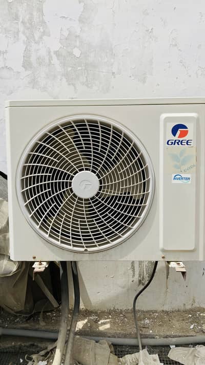 Gree 1.5 ton inverter AC, very slightly used