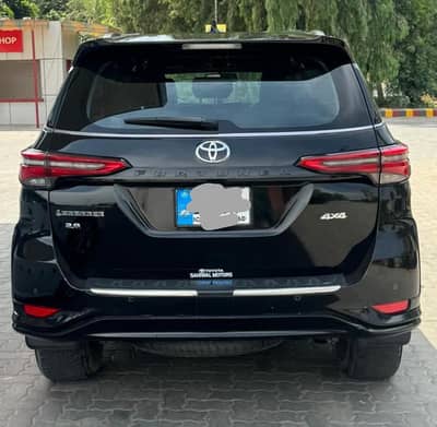 Toyota Fortuner Legender
