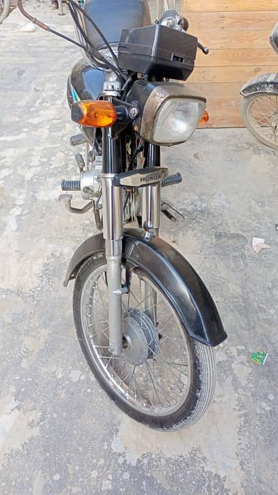 engine sealed ha or sab jenioune Saman ha engine bilkul sun ha