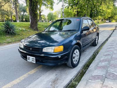 Toyota Corolla SE Saloon