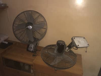 Royal Fans 4 fan ha 2 wall pe lagana wala ha aur 2 chaat pe lagta ha