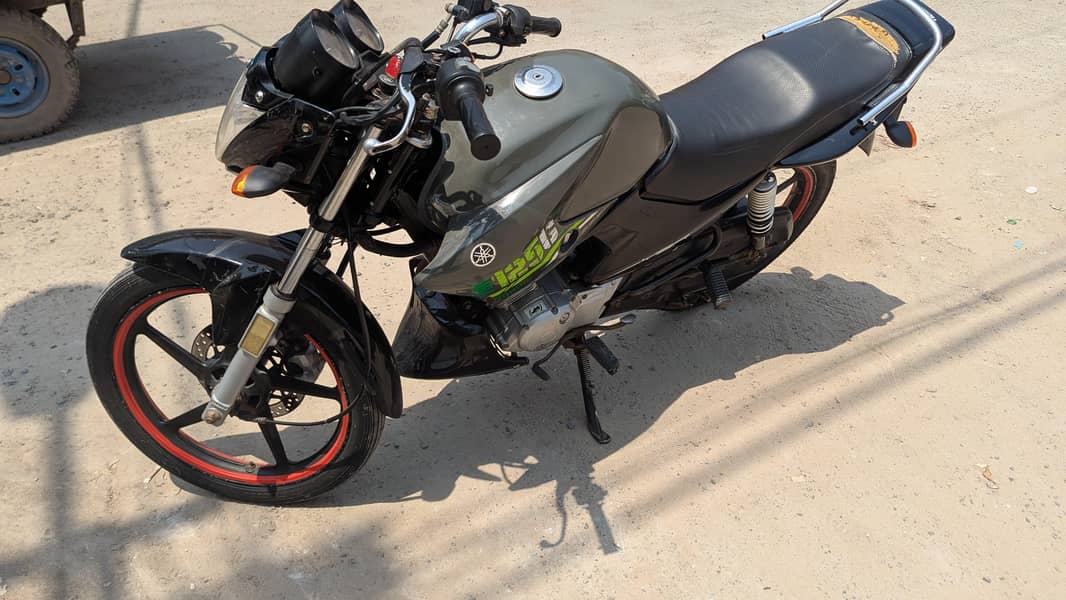 ybr 2017 model 5