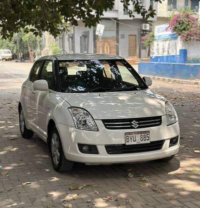 Suzuki Swift DLX 1.3 Navigation 2016. Totel Genuine.