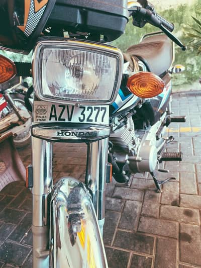 Honda 125 (Black)