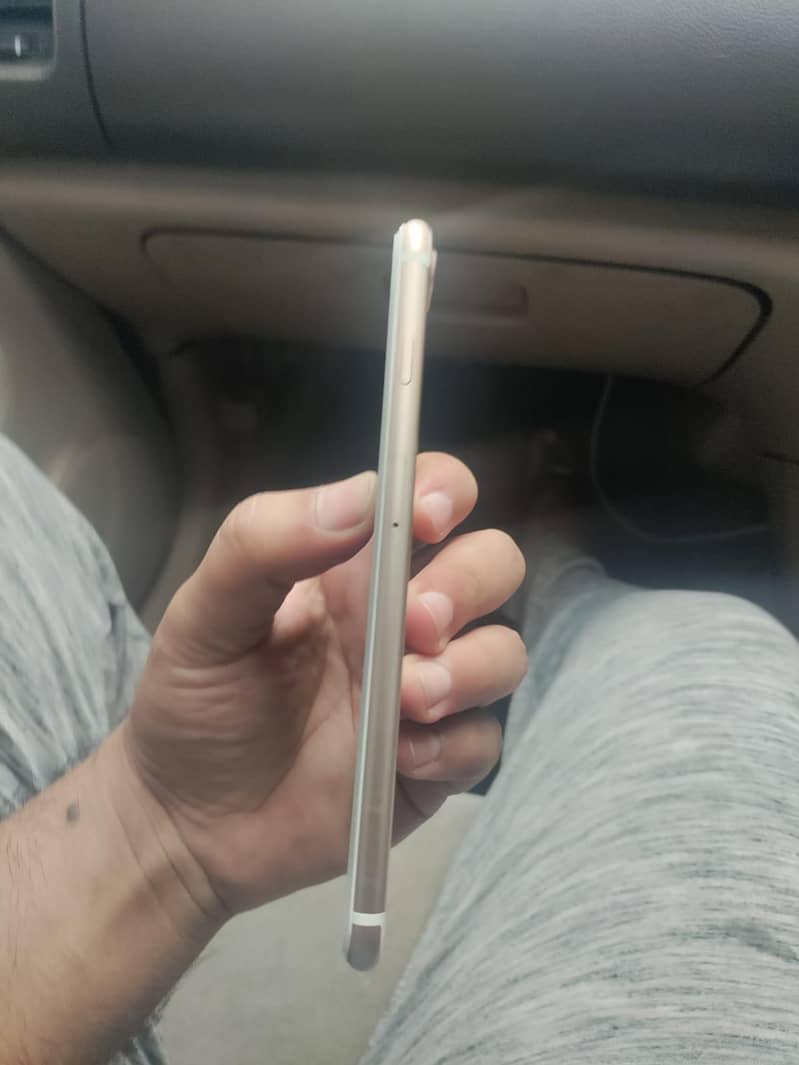 iPhone 7plus 128GB 2