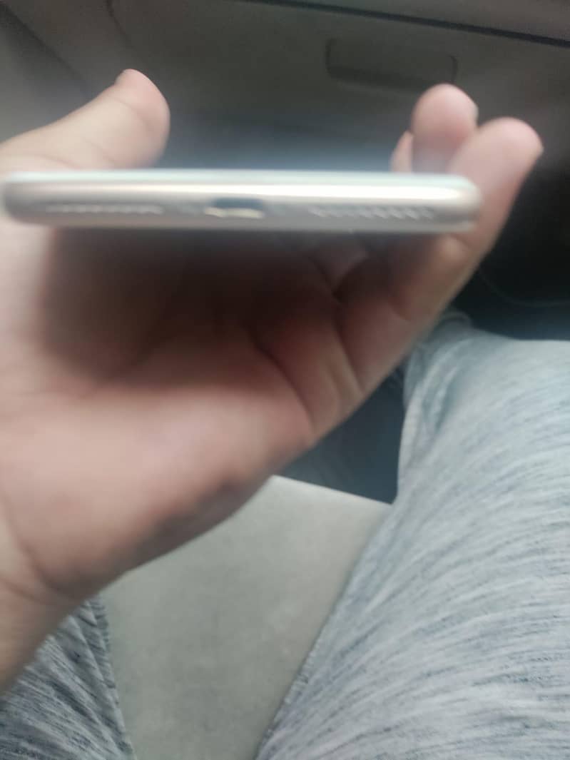 iPhone 7plus 128GB 3