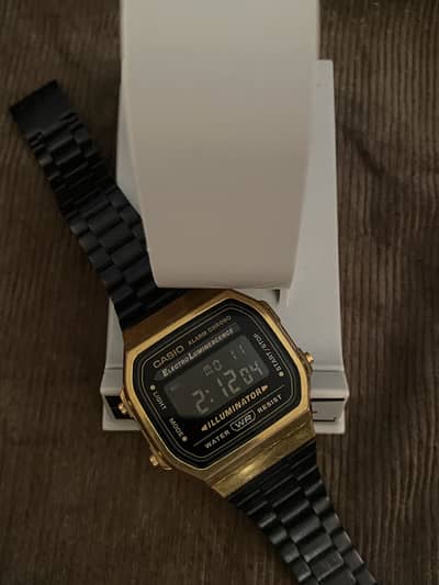 Classic Casio A168WE - Gold & Black Vintage Digital Watch