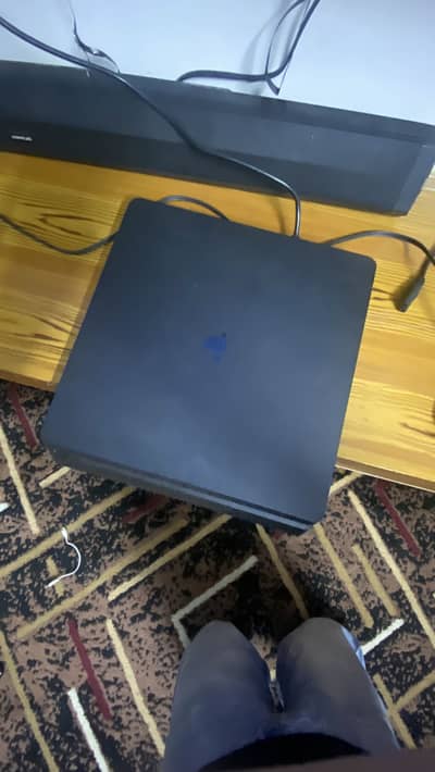 PS4 SLIM 500gb Jailbreak with 2 controllers